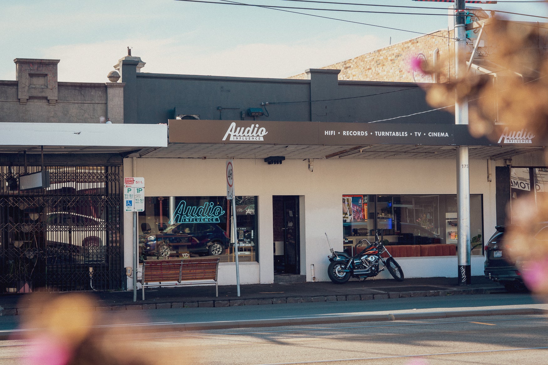 Dealer store image