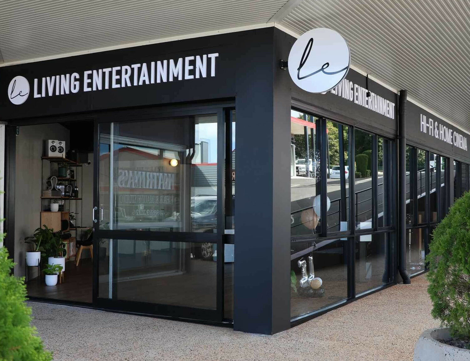 Dealer store image