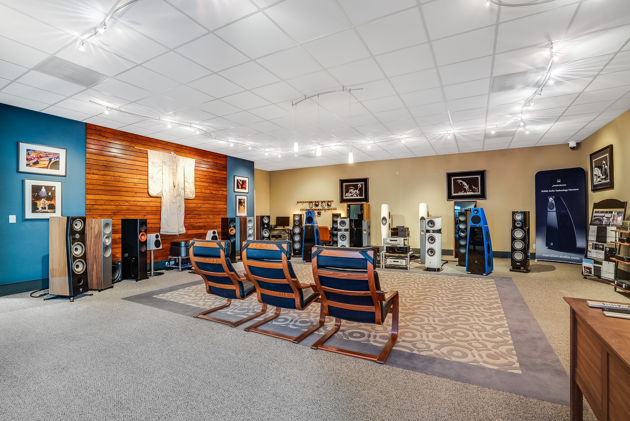 Dealer store image