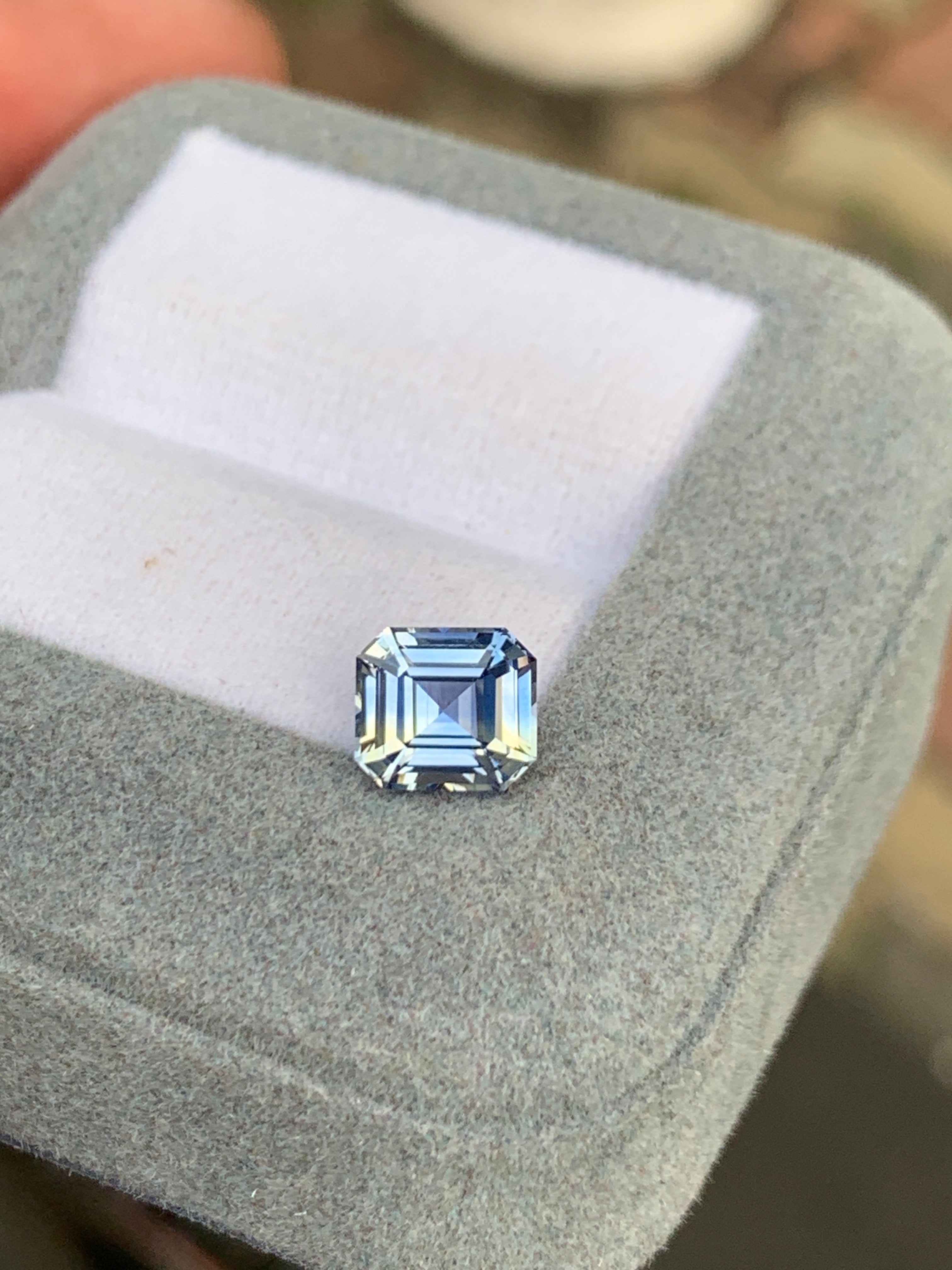 Saphir bleu pastel • 2,10ct