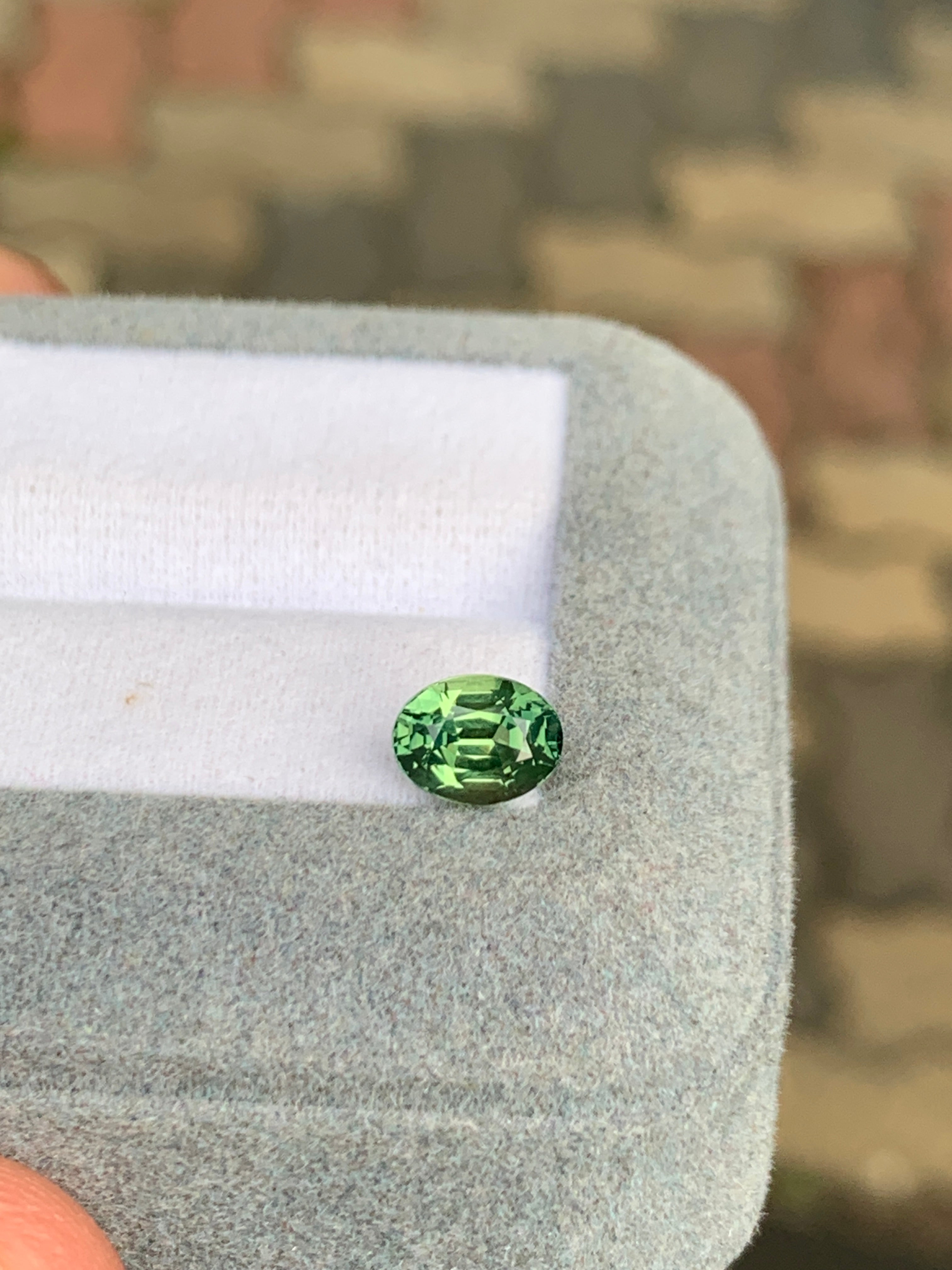 Saphir vert • 1,55ct