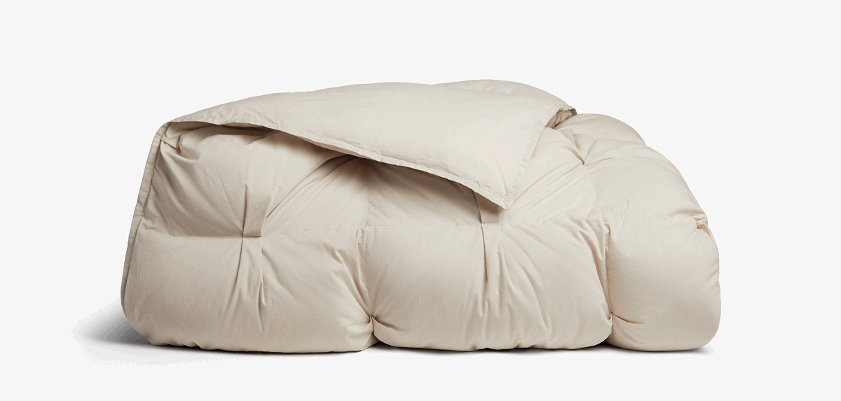 Welcome email template for a jewelry brand – mobile-optimized Klaviyo design featuring products, a welcome discount, and model imagery.