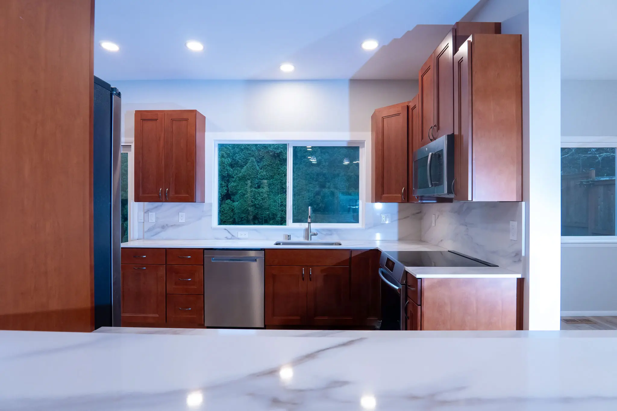 Front view of the remodeled kitchen counter in Juanita, WA.