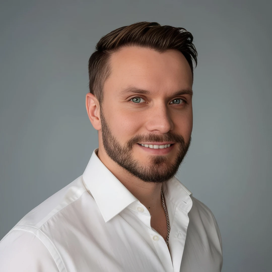 Porträt von Denis Schmidt, Gründer der dencraft werbeagentur in Ludwigsburg – Experte für Webdesign, SEO und Online-Marketing.