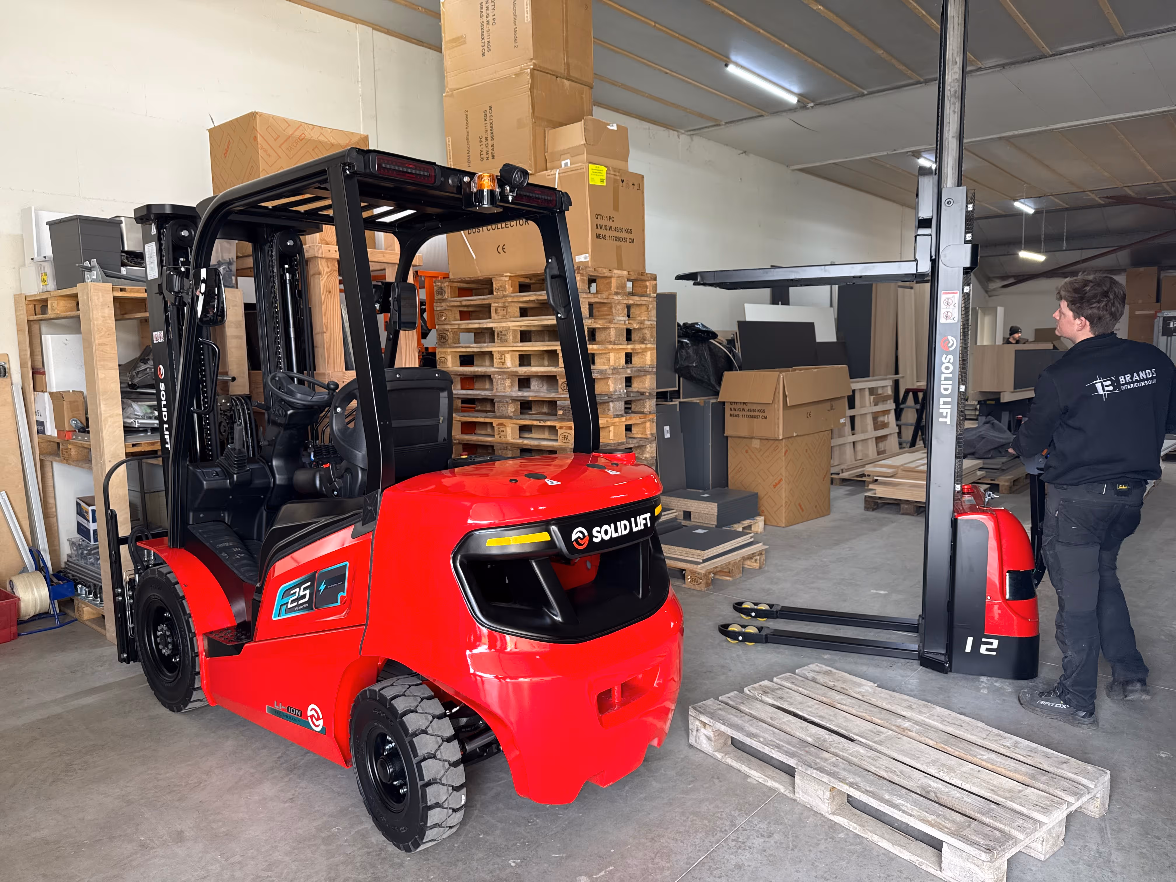 Solid Lift heftruck Brands Interieurbouw
