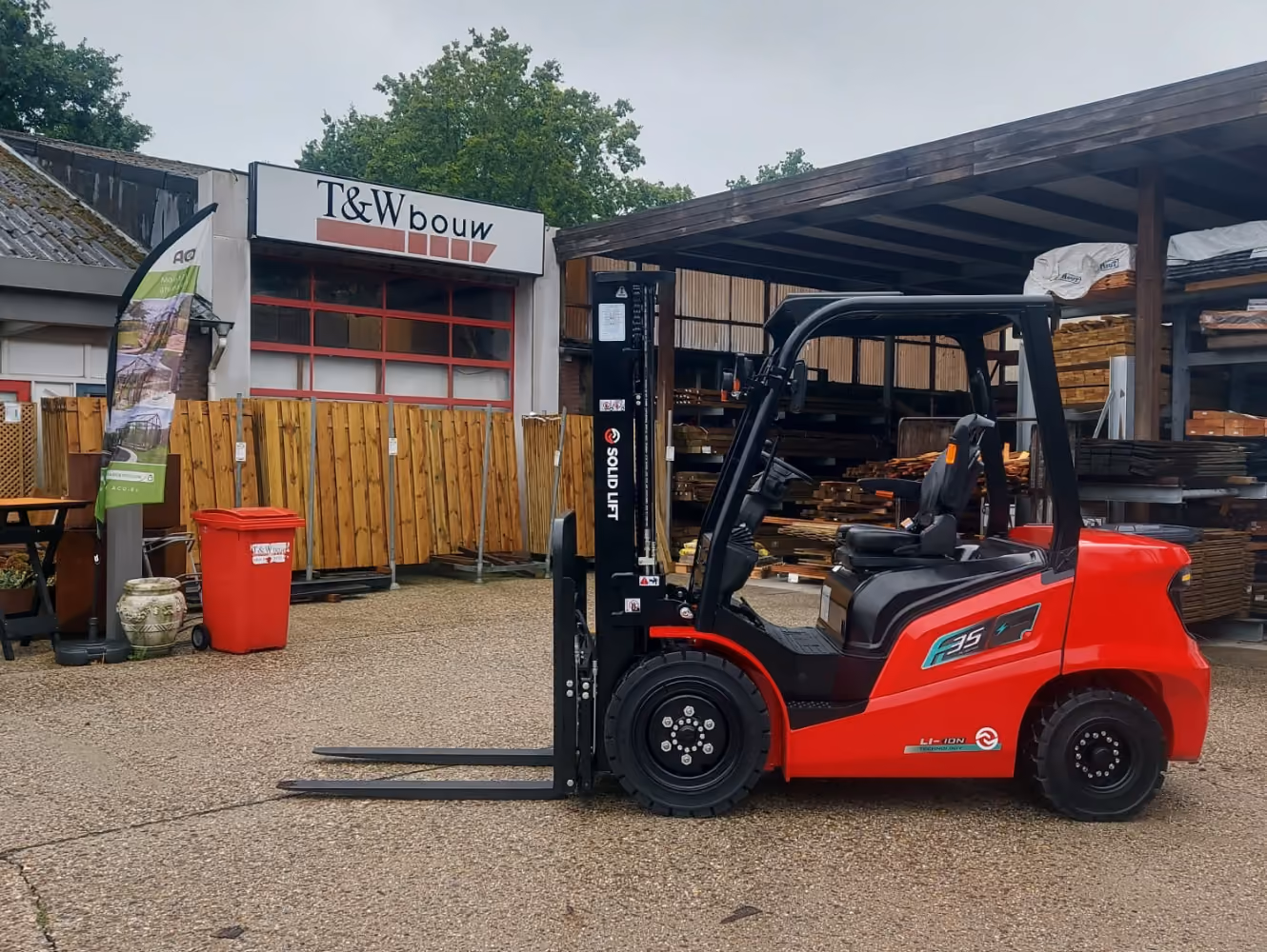 Solid Lift heftruck T&W Bouw