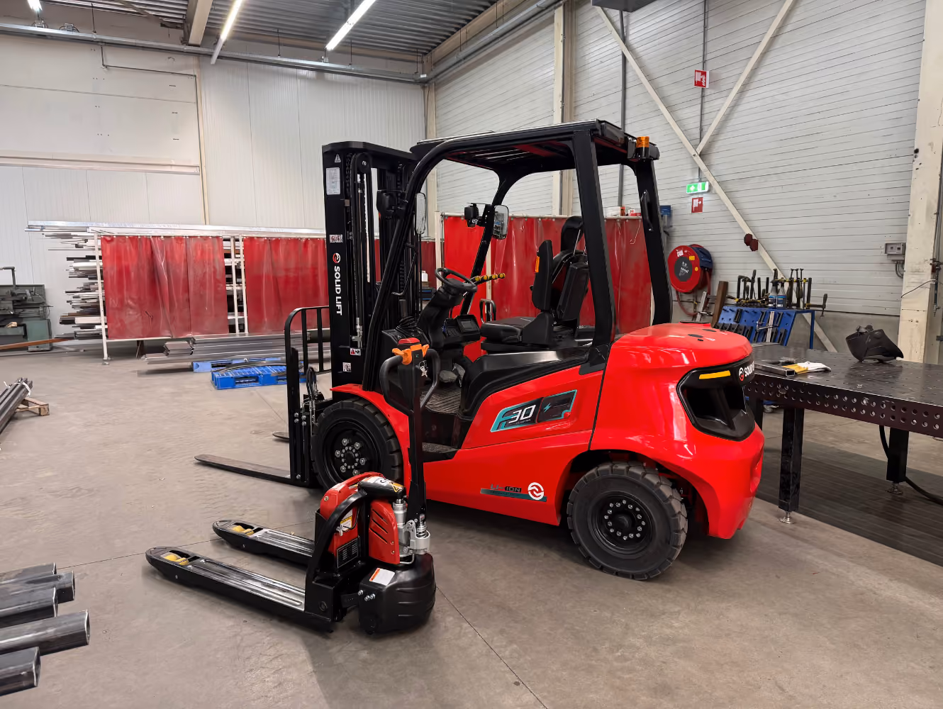 Solid Lift heftruck Showsteel