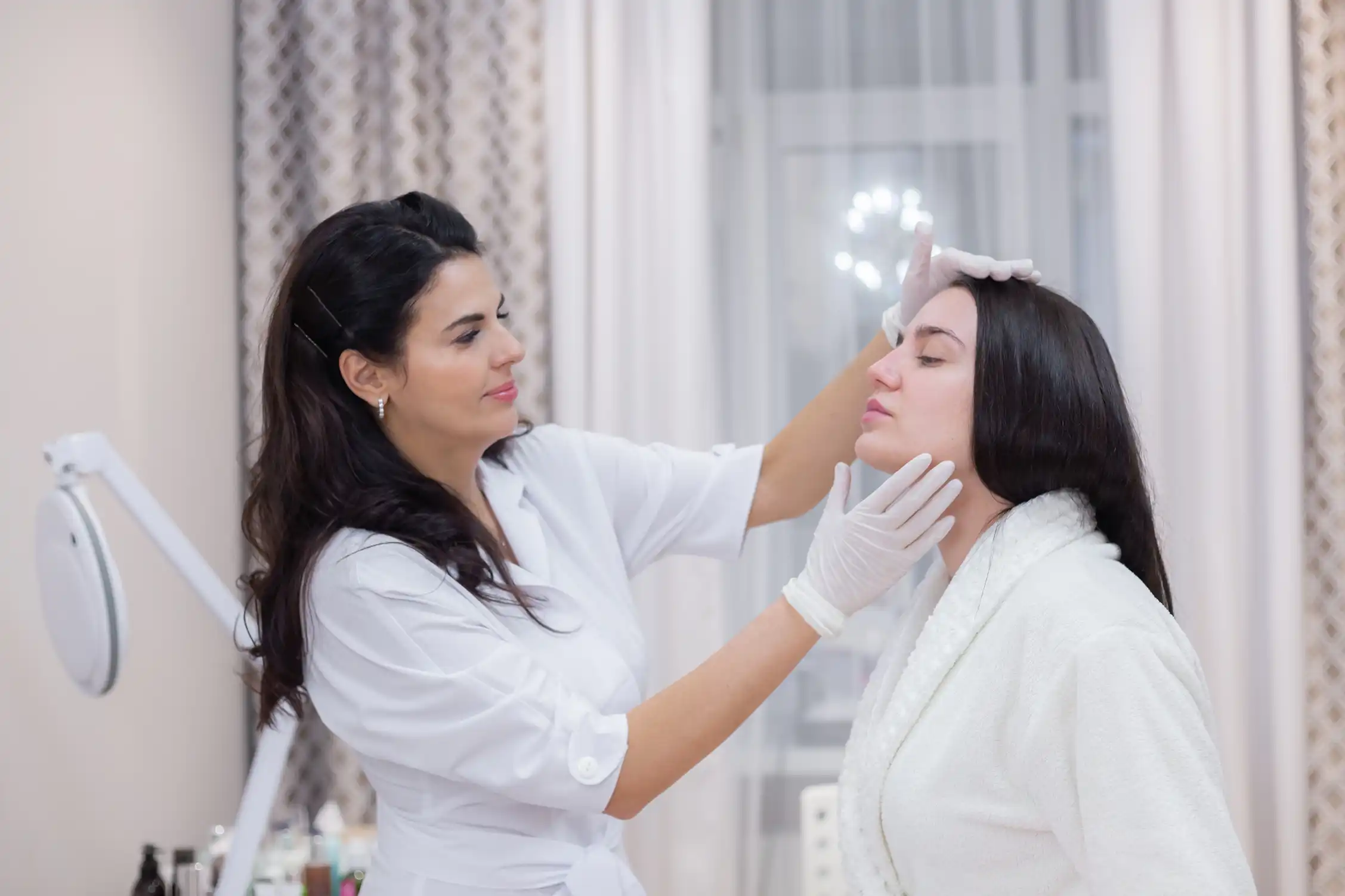 Best Dermatologist in Dubai for Healthy, Clear Skin Treatment at Fakeeh Medicentres Dubai Mall