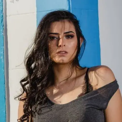 woman portrait picture with line background