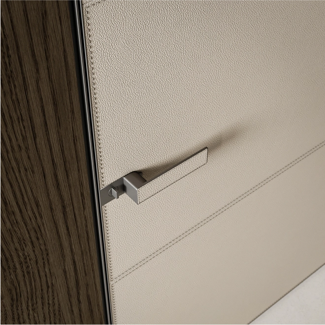LEATHER DOOR HANDLE WITH STITCHING
