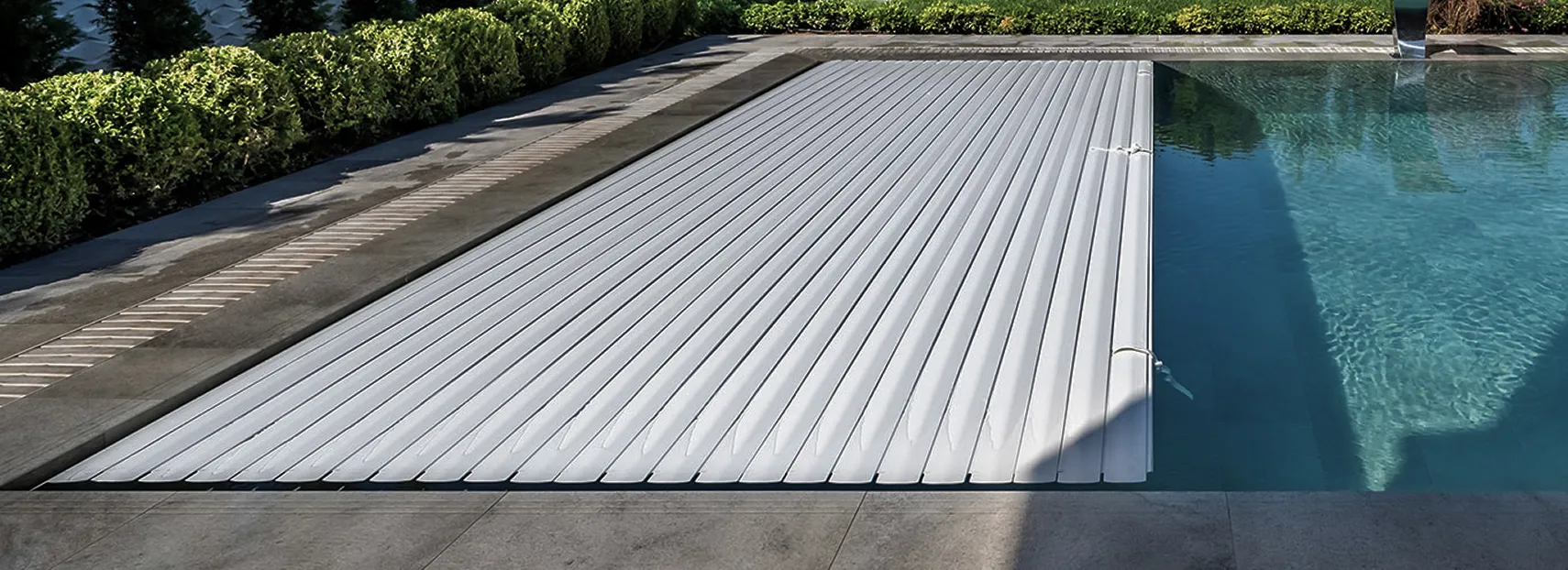Structured electrical conduits on a metal tray, for systemic MEP construction practices.