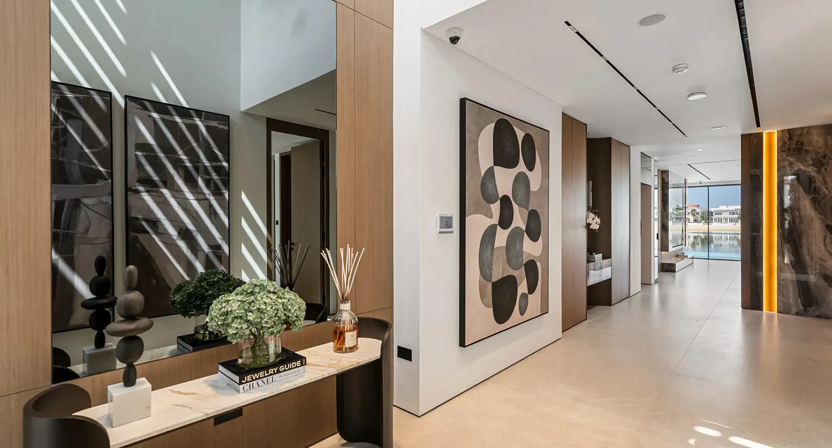 Modernized Palm villa renovated by Rayfitout