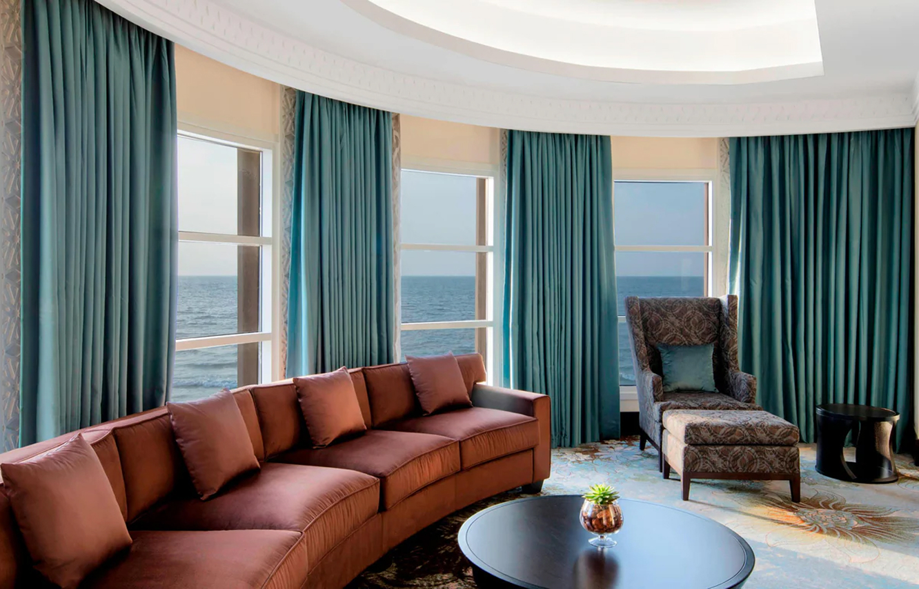 Luxury villa in Abu Dhabi featuring contemporary ceiling fixture by Rayfitout.