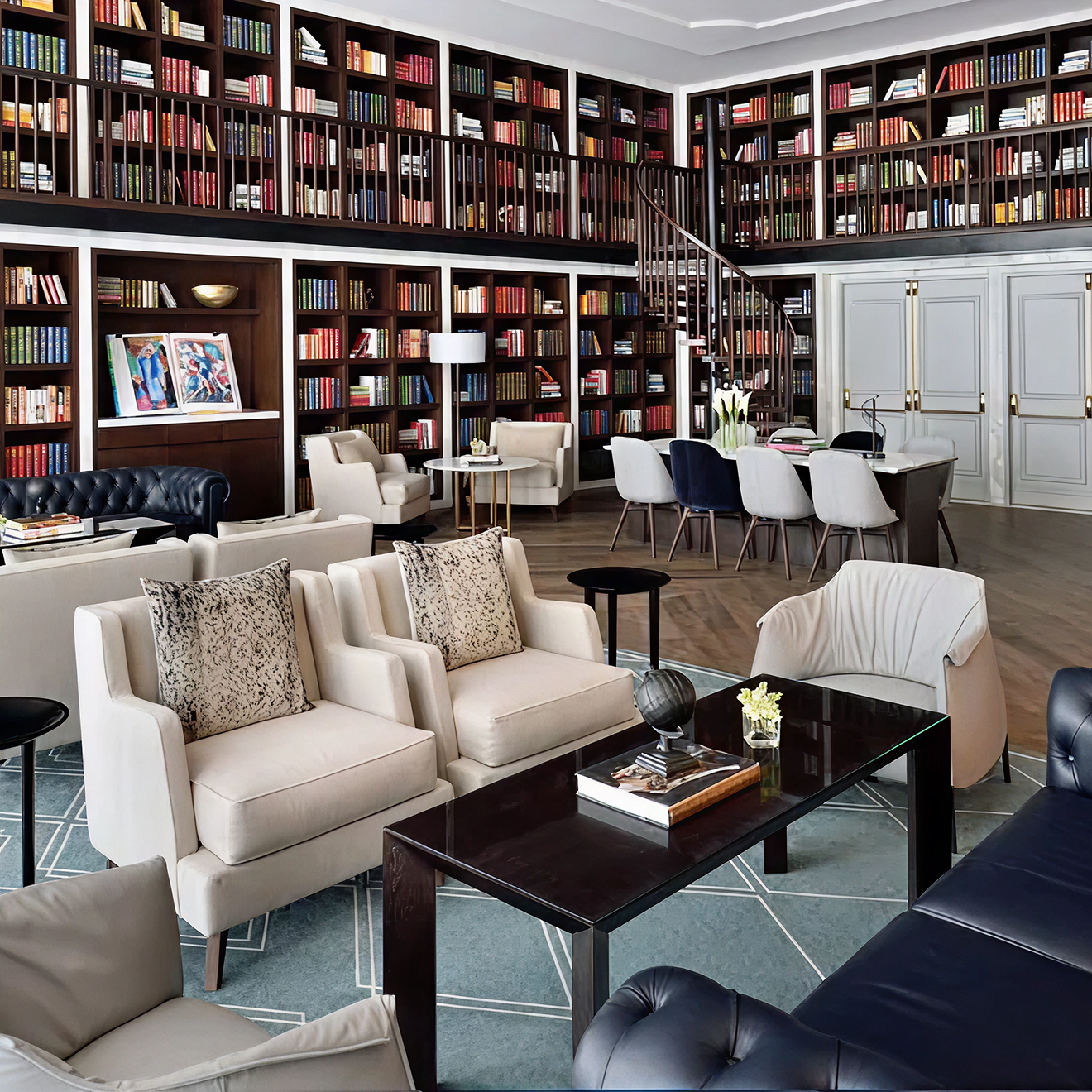 Custom-designed interior in a fully renovated villa in Dubai