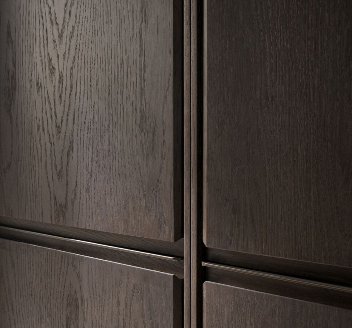 Tailored majlis interior design for luxury homes in Dubai by Rayfitout.