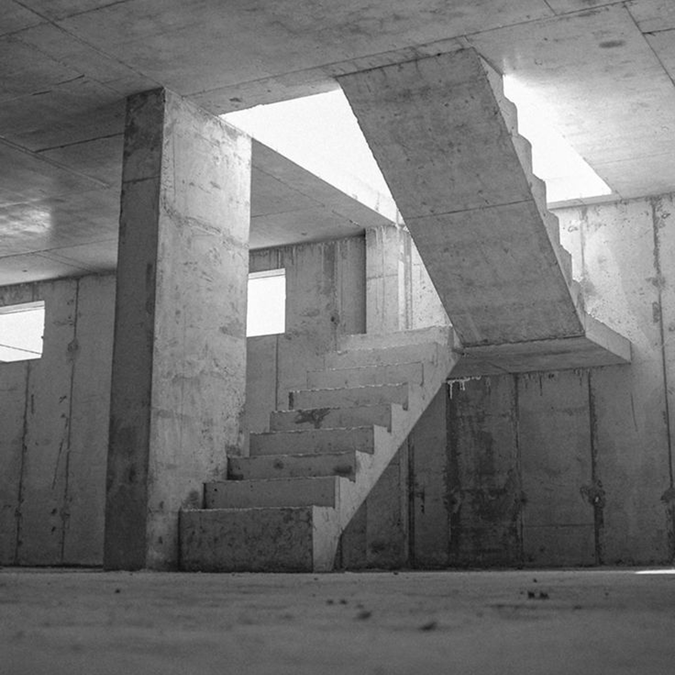 Custom-designed interior in a fully renovated villa in Dubai