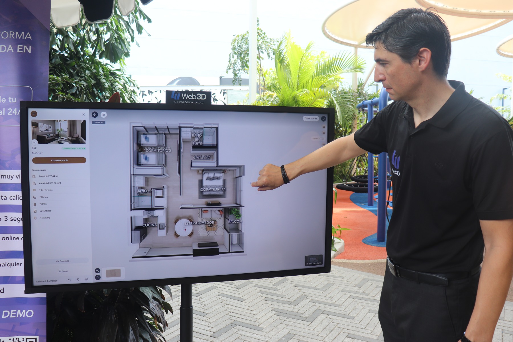 Gustavo mostrando como funciona Web3D