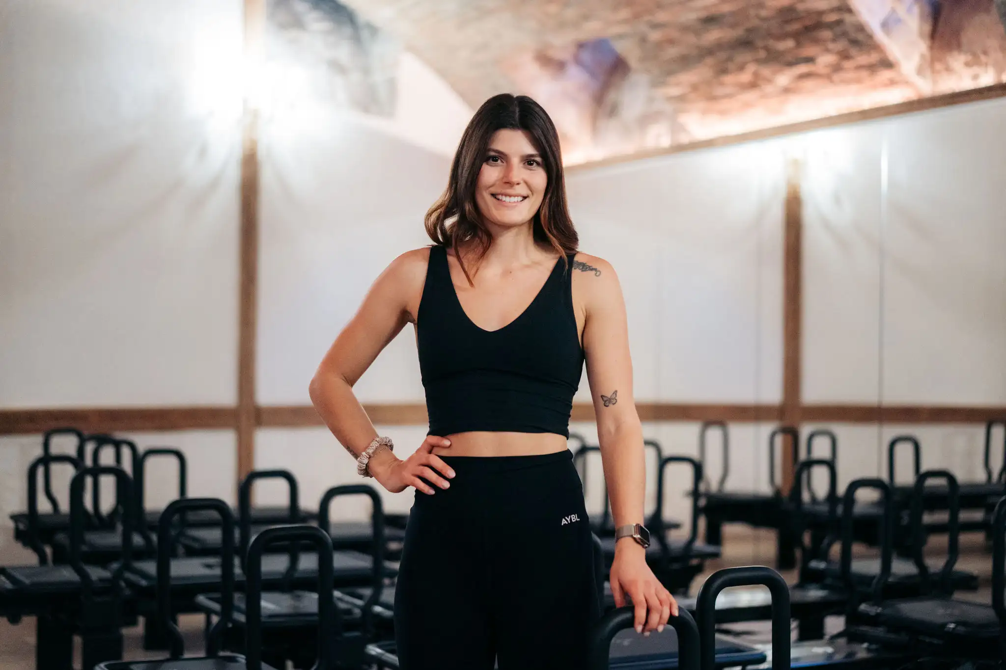 Instruktorin des Lagree Reformer Studio Bern