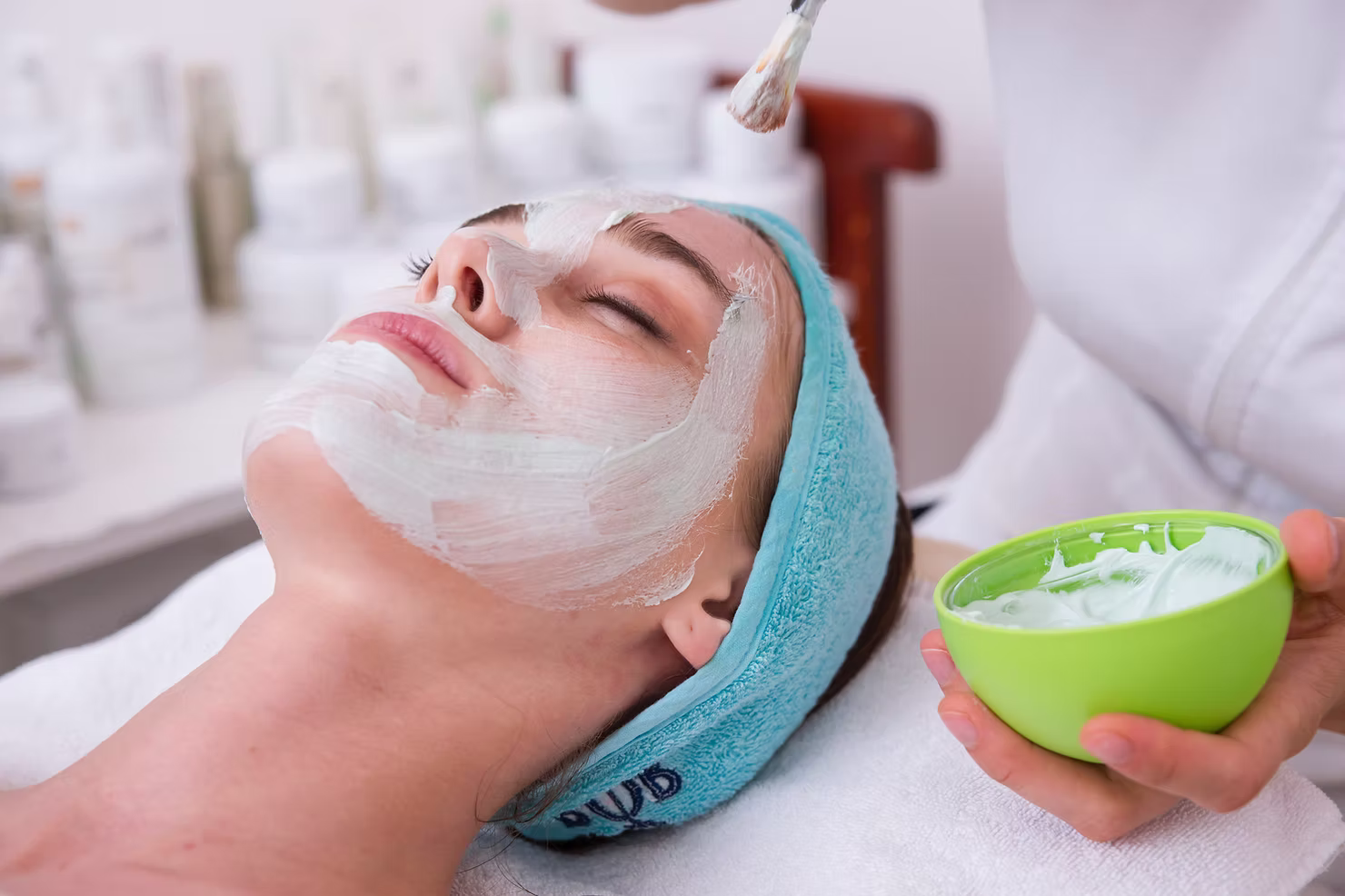 How to Start a Wellness and Beauty Salon Business in Dubai?