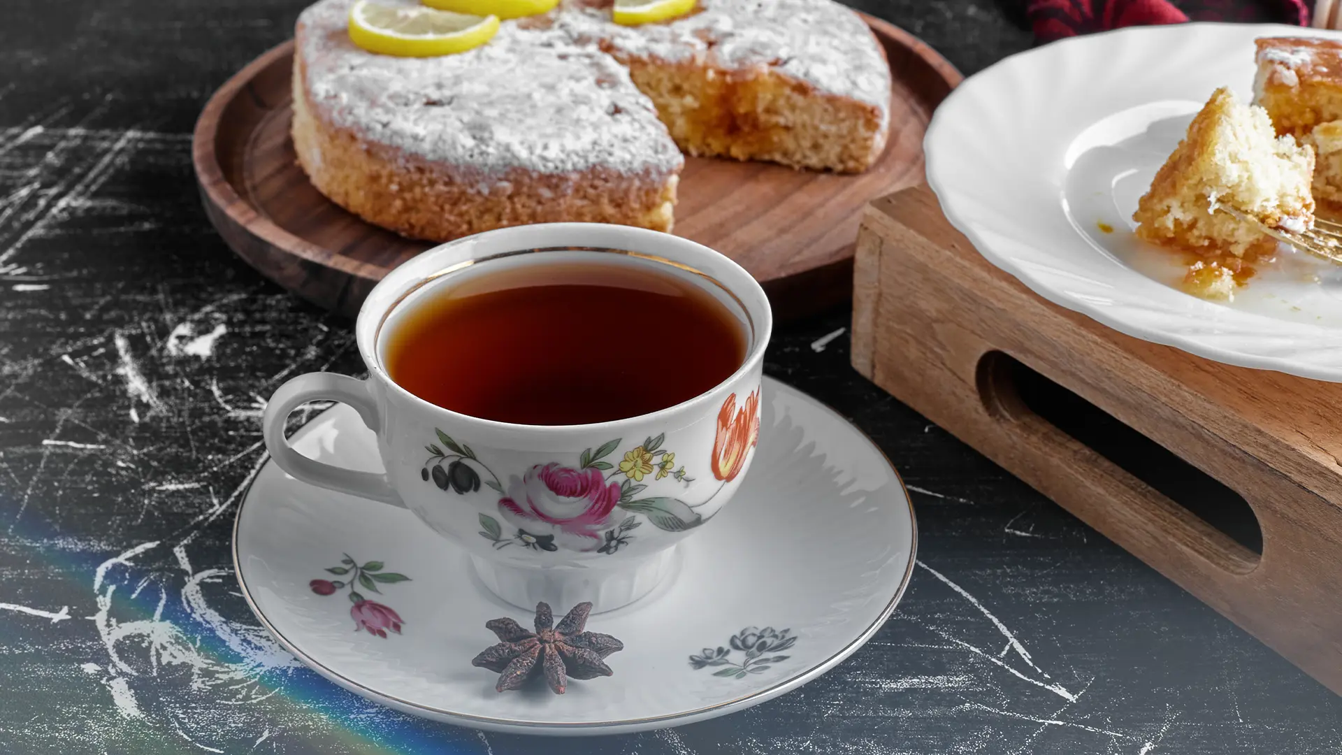 Black tea with a piece of pie