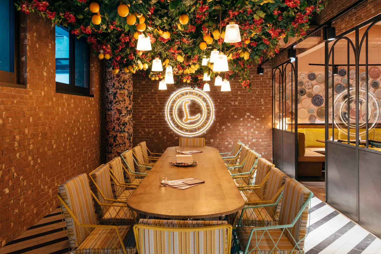 Nutzen Sie den Zitronengarten in der L'Osteria Frankfurt für Ihre Weihnachtsfeier