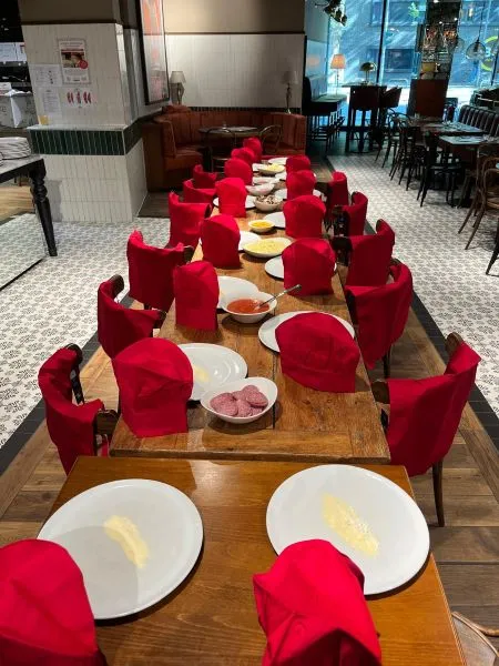 Das Kinder Pizzabacken in der L'Osteria Frankfurt