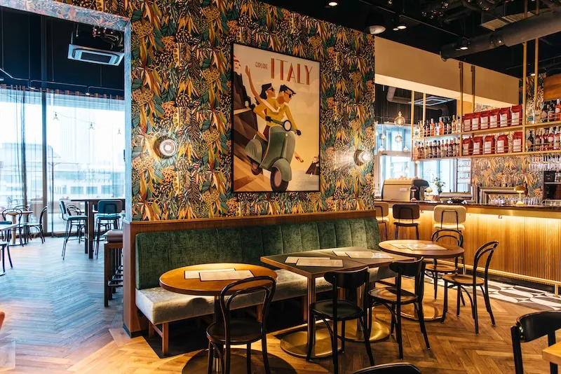 Entdecke die L'Osteria MyZeil im Zeil in Frankfurt am Main für Ihre Events.