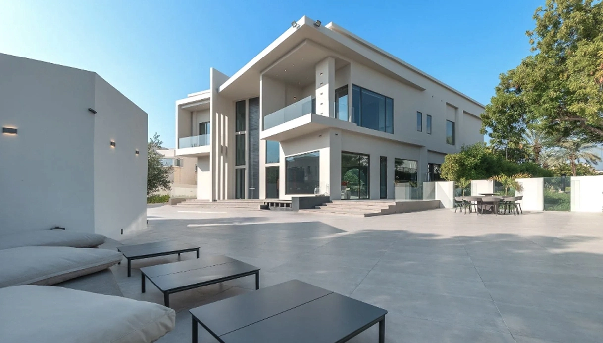 Modern villa Interior fit out in emirates hills