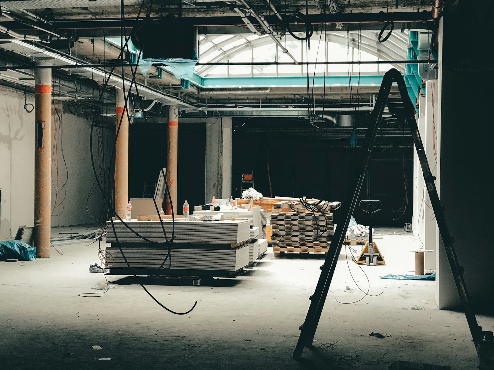 Restaurant kitchen extraction and ventilation works in Dubai