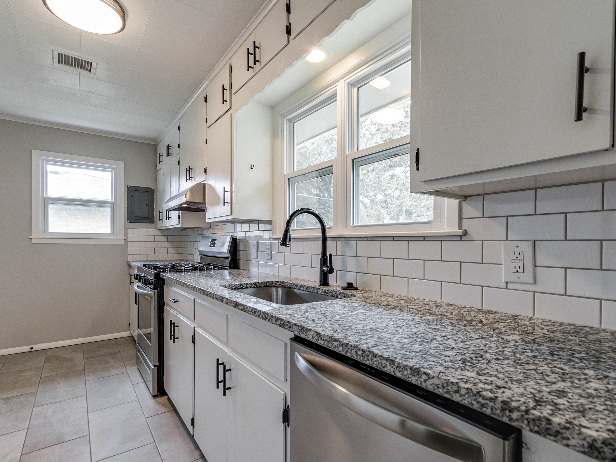 3900 Fairview