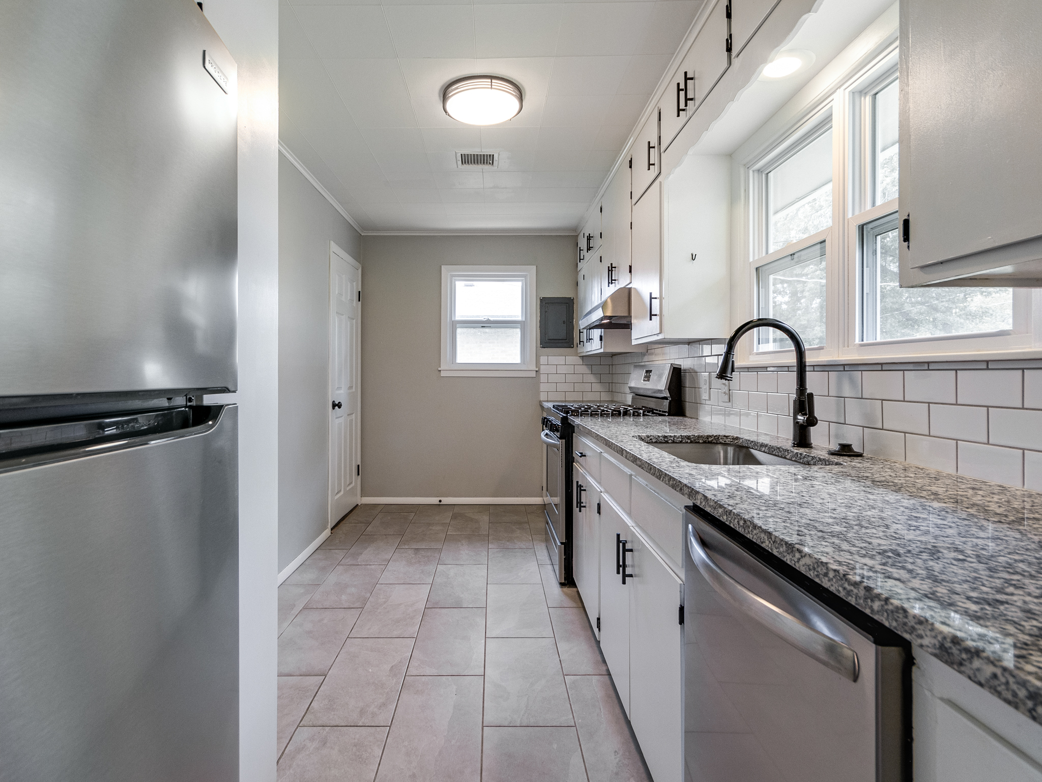 3900 Fairview