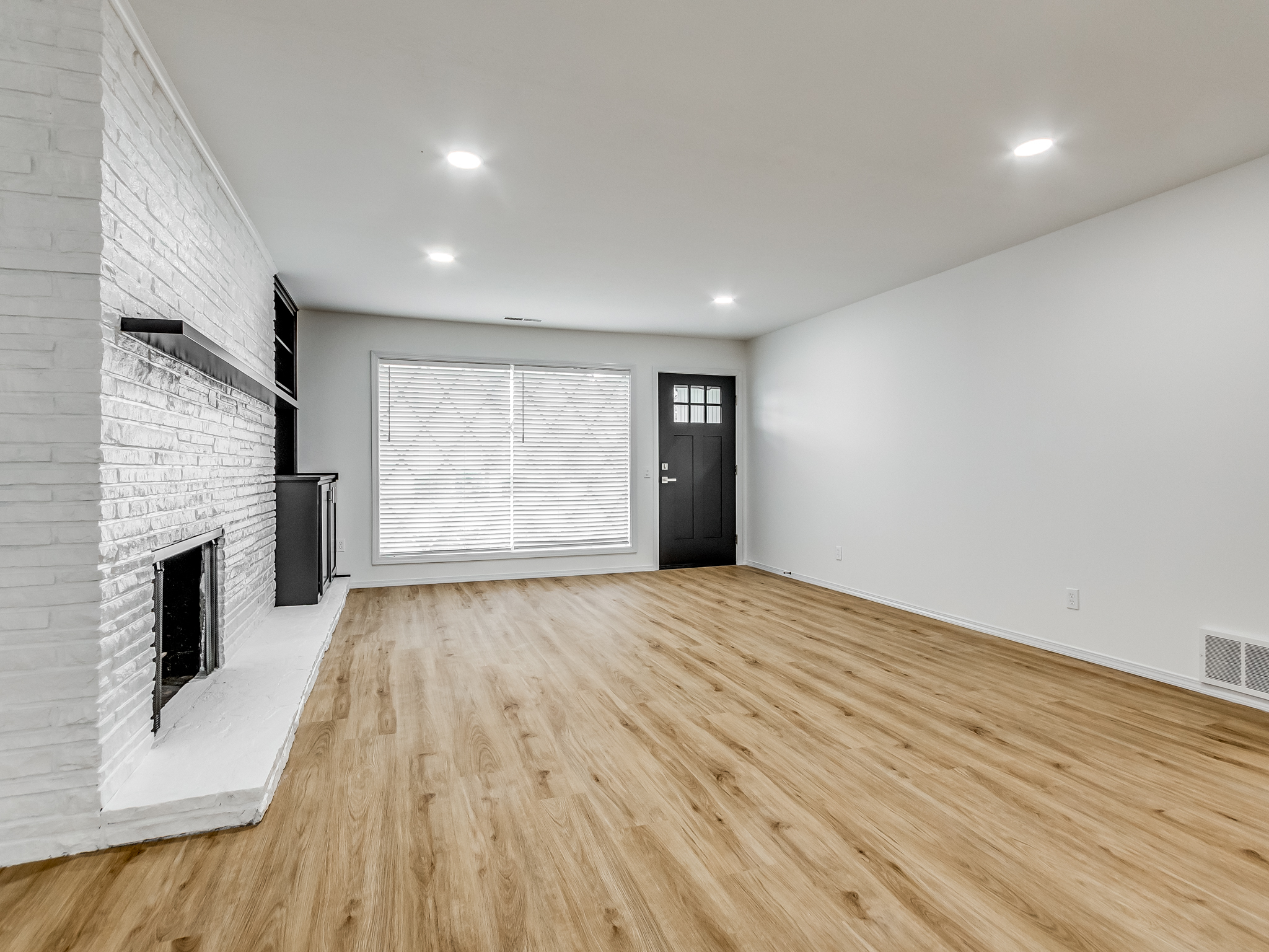103 W 9th St