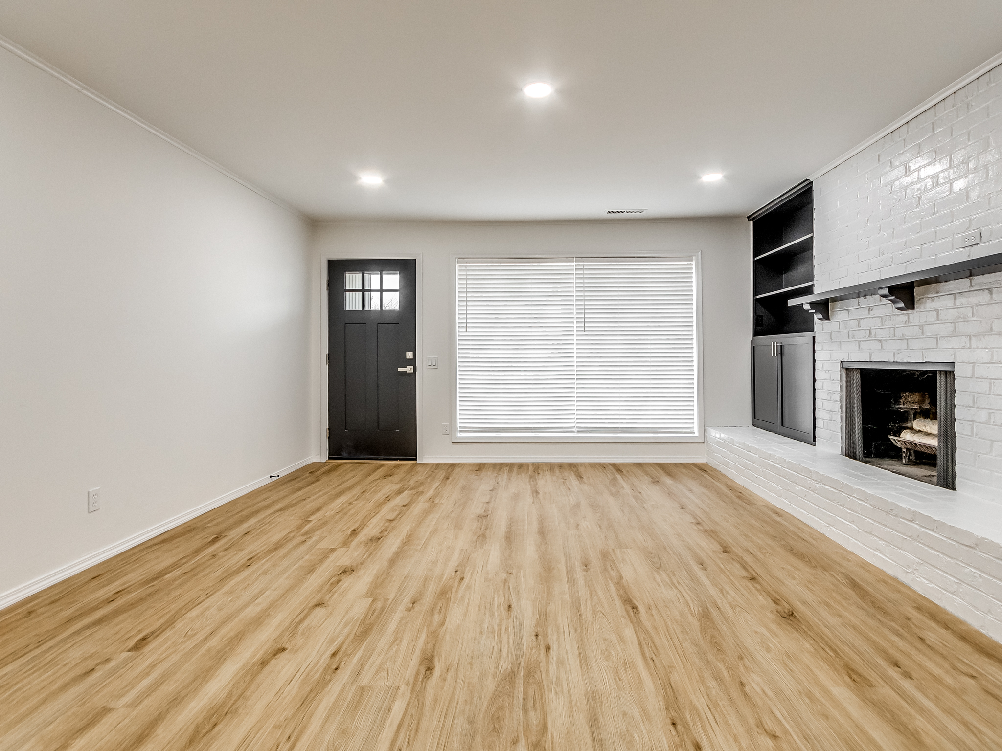 105 W 9th St