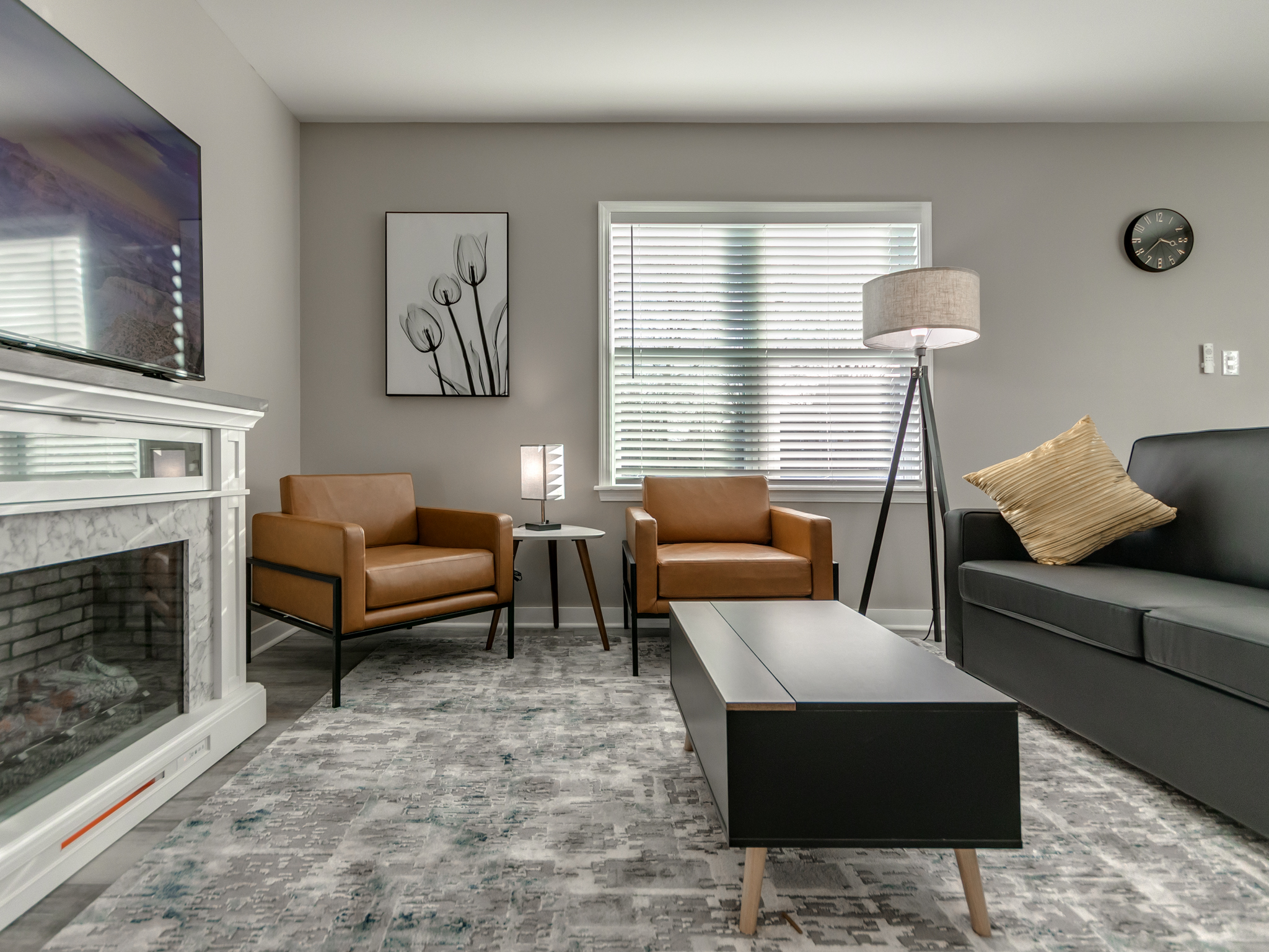The Cozy Cottage Downtown + Remodeled Bathroom!