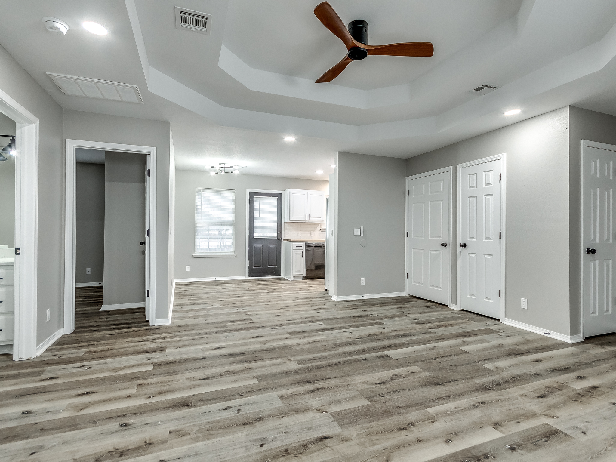 403 S Comanche — property overview