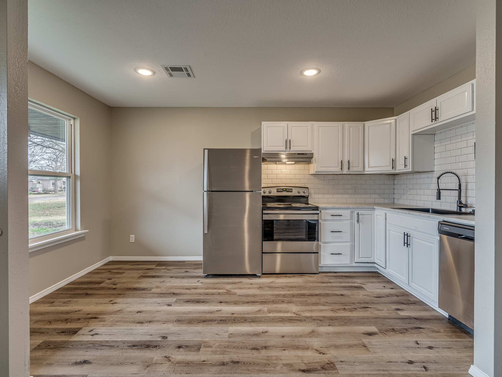 425 W 9th