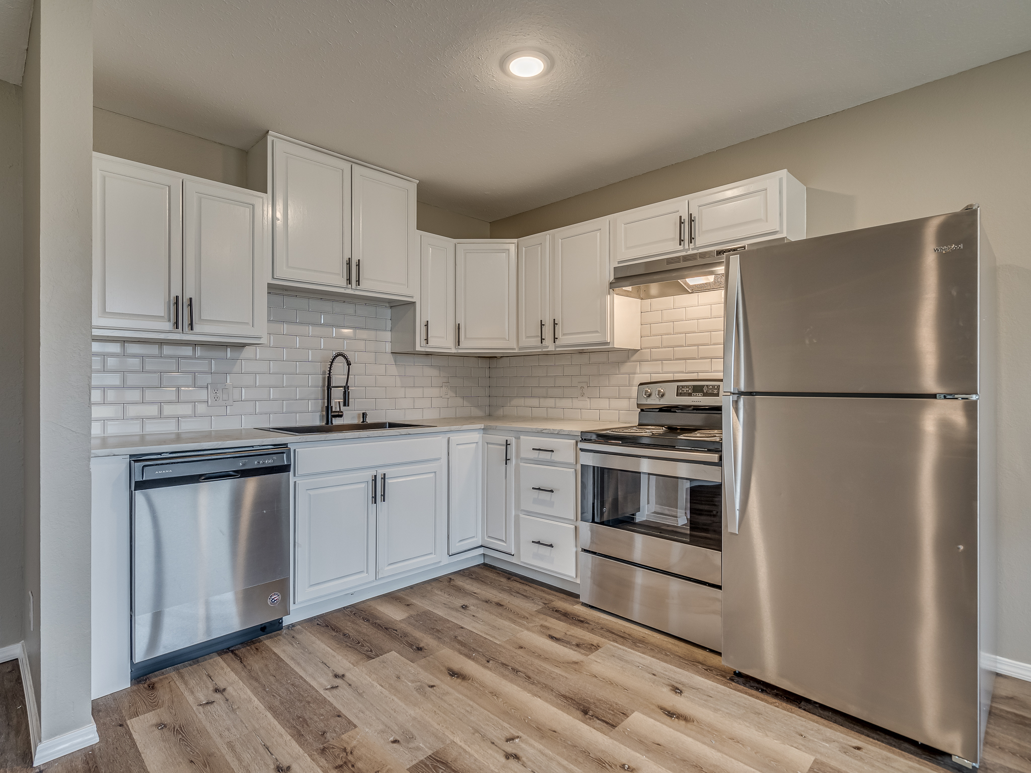 421 W 9th
