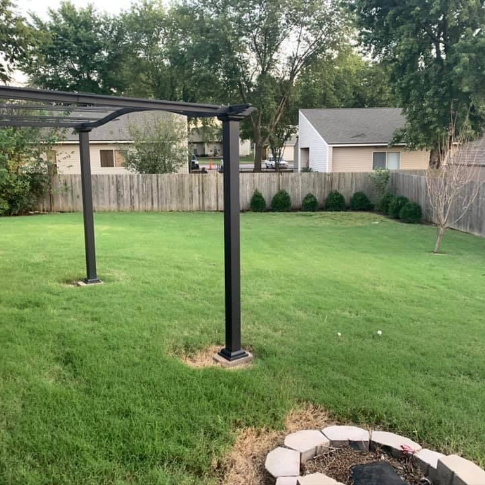 1027 East Drive shared yard