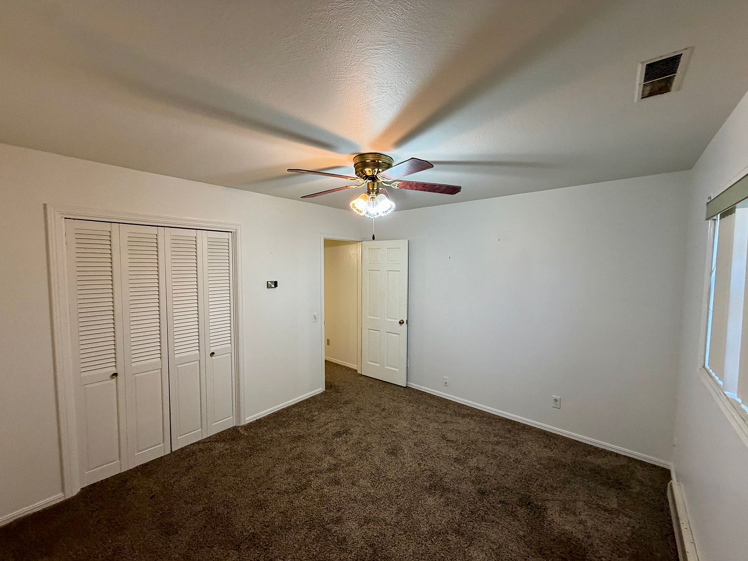 107 W 9th St — Bedroom