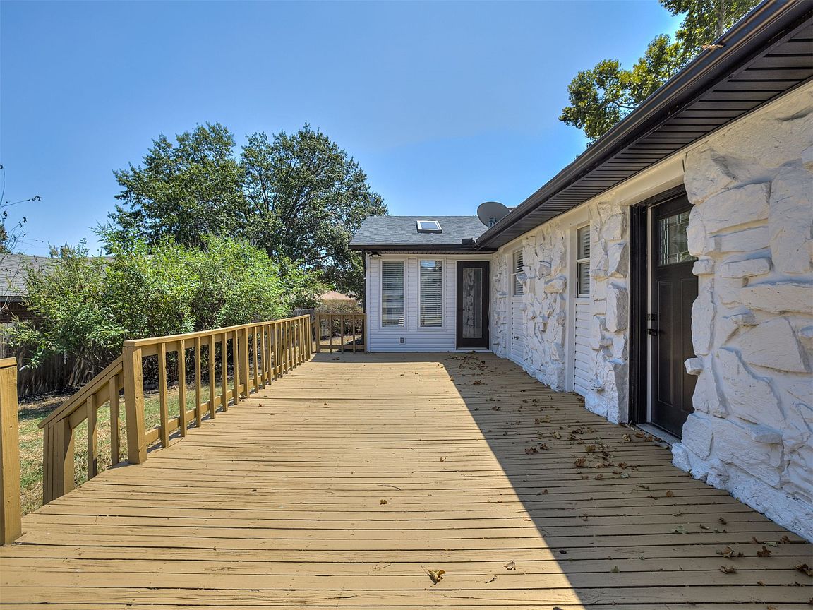 Rear deck at 6644 SE Quail Ridge Road