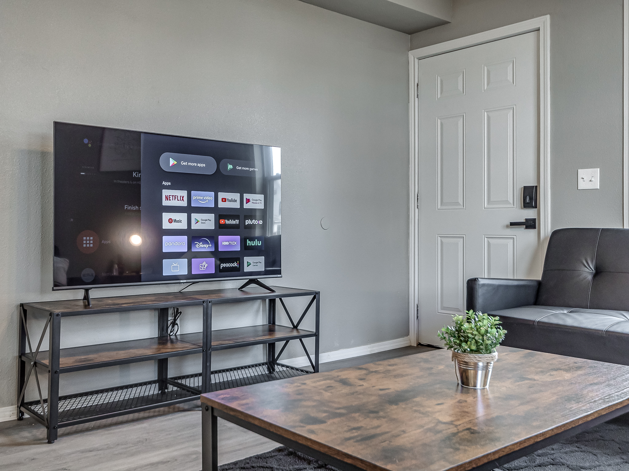 724 A Shawnee — living room smart TV