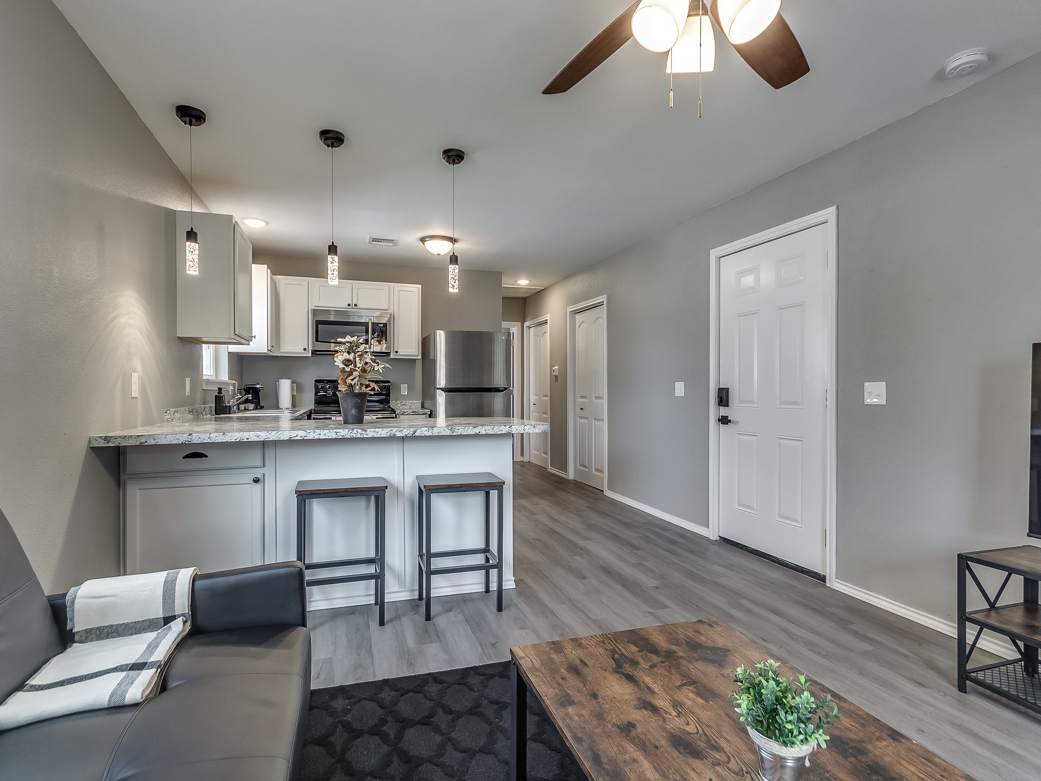 724 B Shawnee — apartment interior