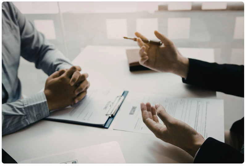 Decision-making illustration showing teams evaluating Snowflake and BigQuery based on company size, team skills, governance needs, and cloud strategy to choose the right analytics platform. i-radius