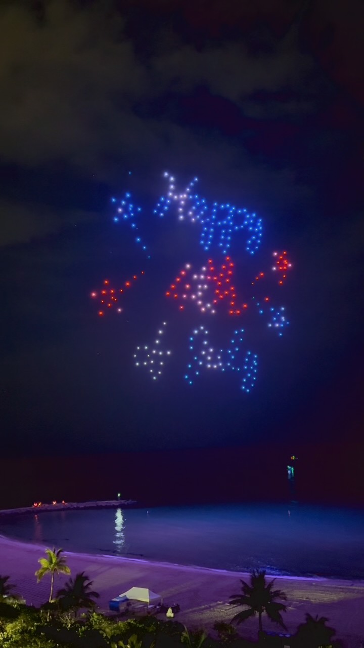 Happy 4th, drone style 🇺🇸 🎇 

#happy4th #drones #usa #drone #fireworks #florida #droneshow #florida #balharbour #miami