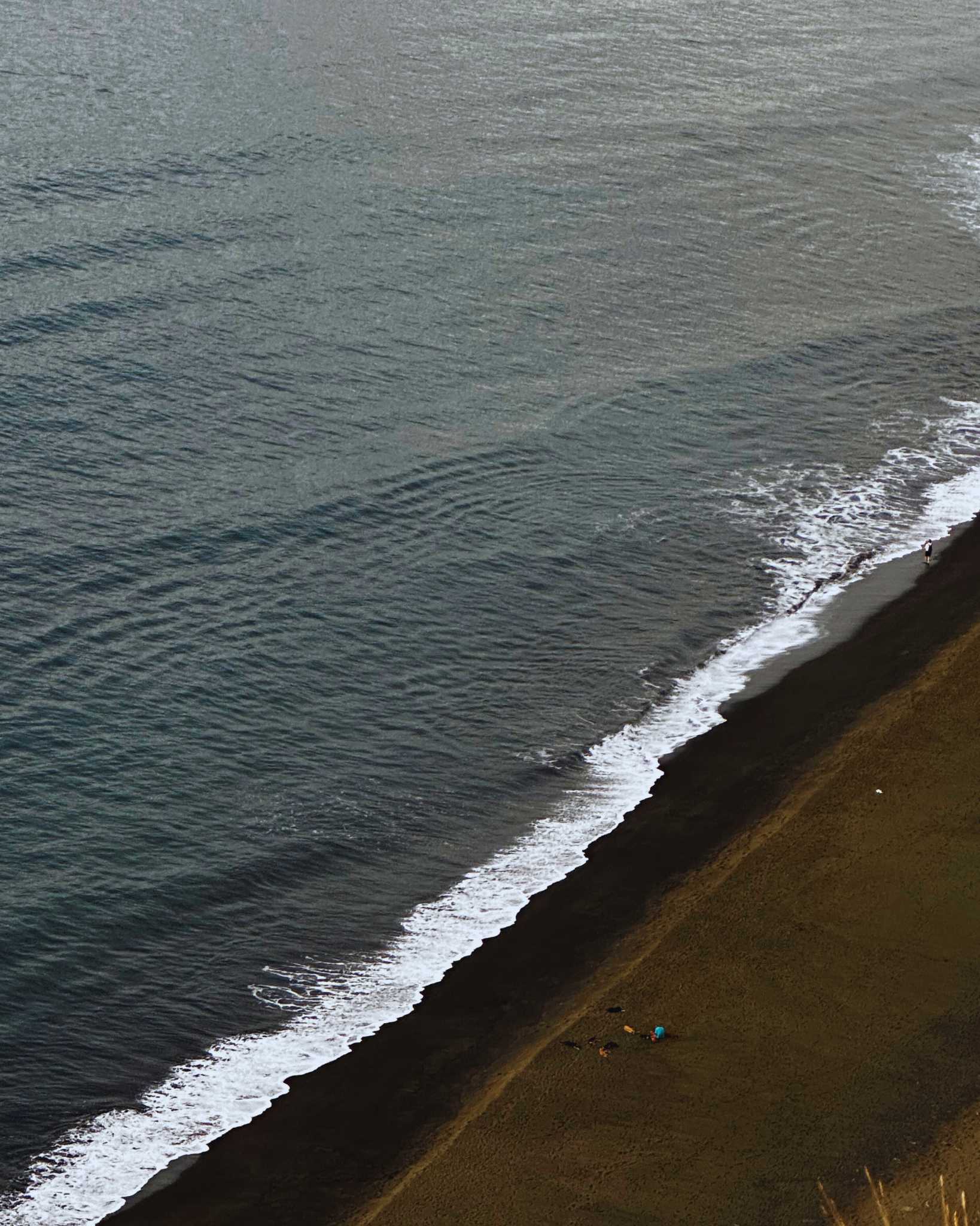 Cliff edge with the ocean below at Cap La Houssaye, Réunion.