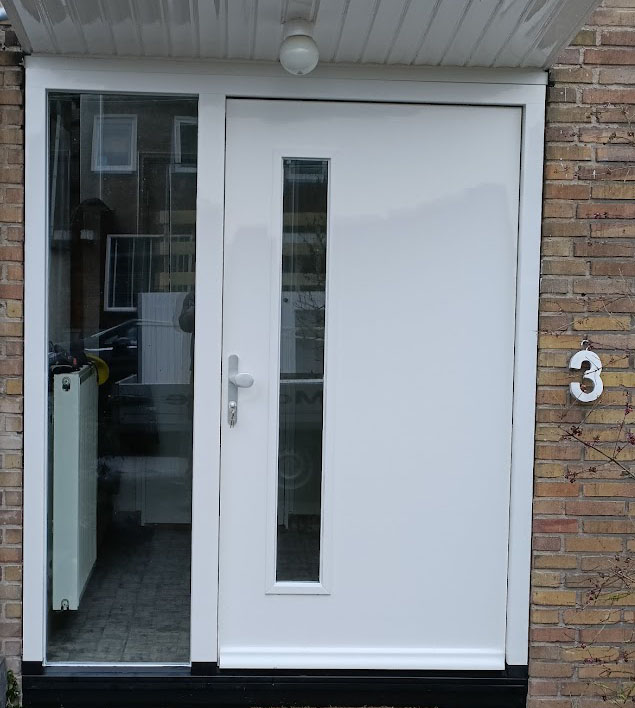 Kunststof voordeur blauw