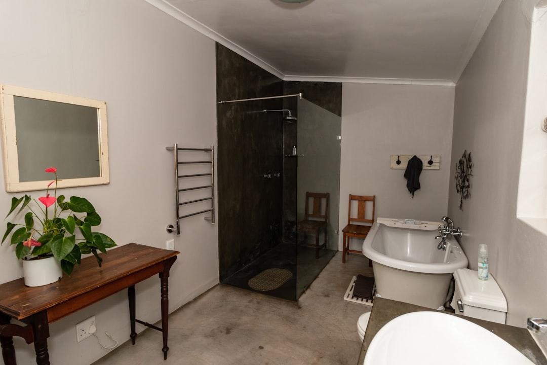 From Cramped to Chic: Ingenious Remodel Ideas for Your Small Bathroom