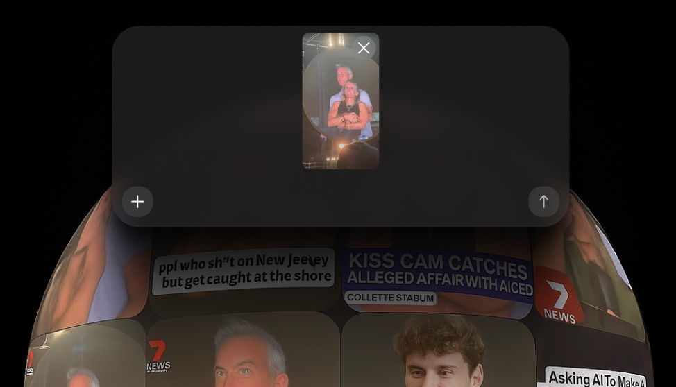 Example of image search on Oriane with kiss cam coldplay concert snapshot