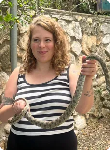 זהר מחזיקה זעמן שלכדה