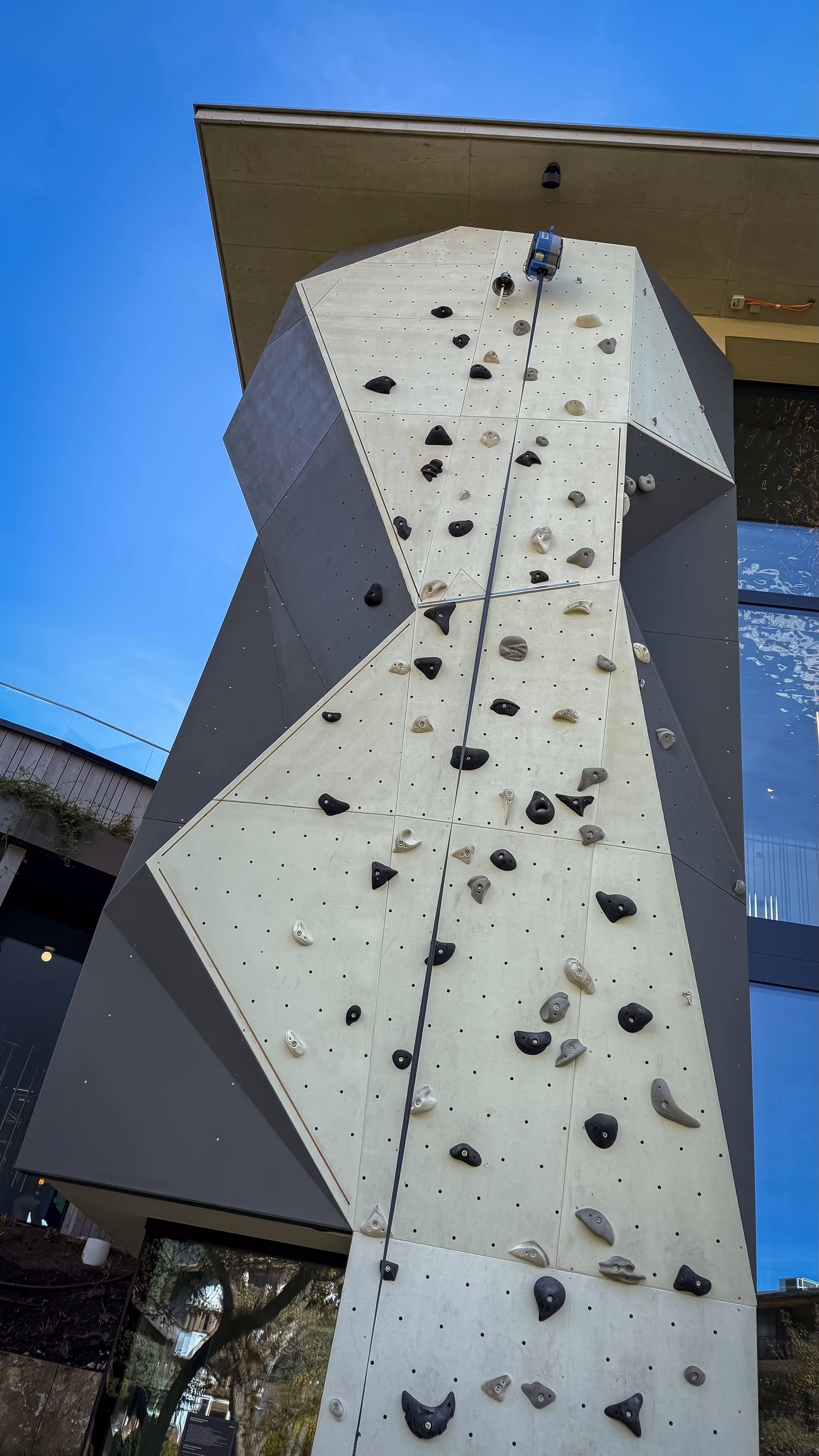 Climbing wall